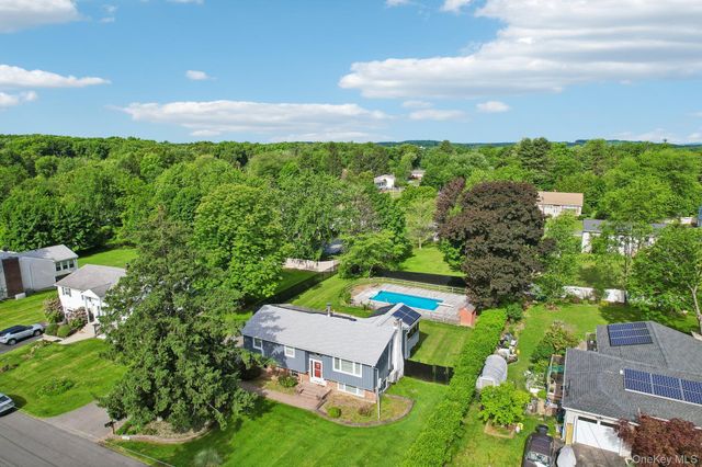 28 Park Hill Drive, New Windsor, NY 12553
