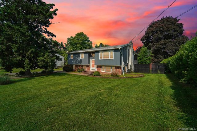 28 Park Hill Drive, New Windsor, NY 12553