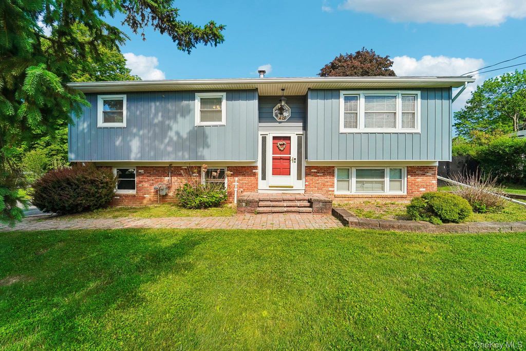 28 Park Hill Drive, New Windsor, NY 12553