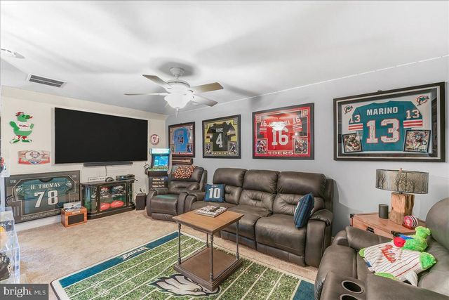 1635 DOGWOOD DR, Garnet Valley, PA 19060