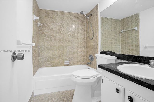 8852 W Mcnab Road 205, Tamarac, FL 33321