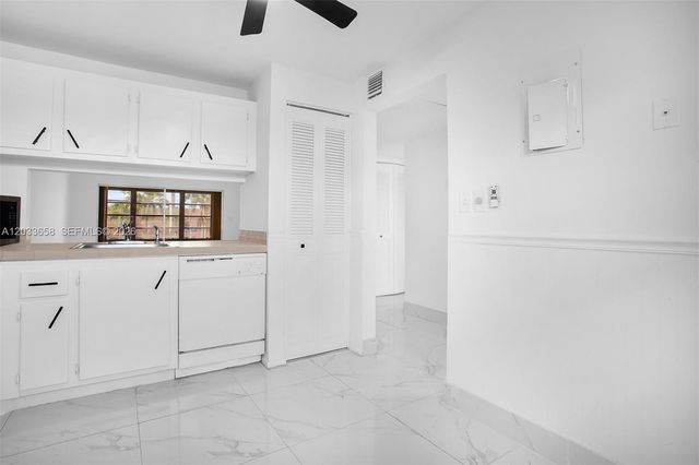 8852 W Mcnab Road 205, Tamarac, FL 33321
