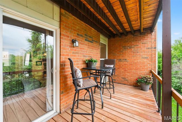 2008 Greenglen Drive 203, Kirkwood, MO 63122