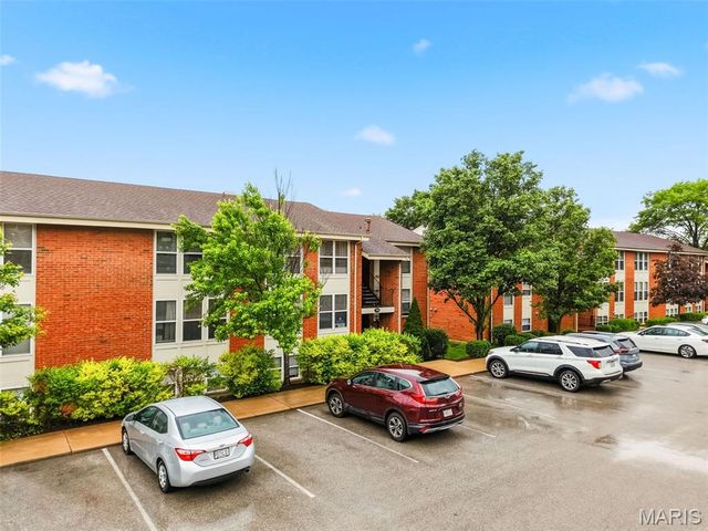 2008 Greenglen Drive 203, Kirkwood, MO 63122