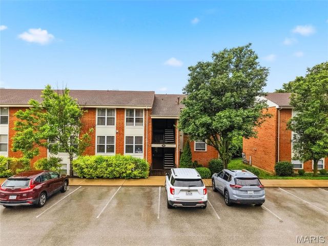 2008 Greenglen Drive 203, Kirkwood, MO 63122