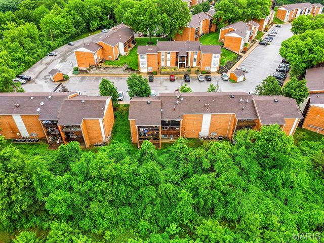 2008 Greenglen Drive 203, Kirkwood, MO 63122