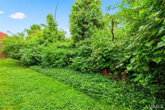 2008 Greenglen Drive 203, Kirkwood, MO 63122