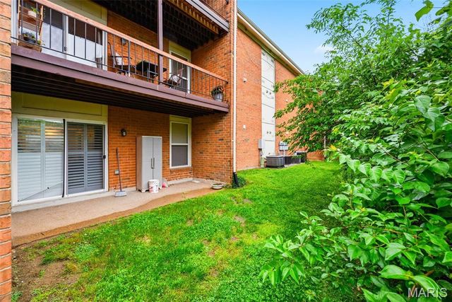 2008 Greenglen Drive 203, Kirkwood, MO 63122