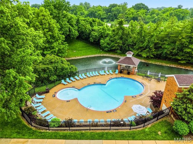 2008 Greenglen Drive 203, Kirkwood, MO 63122
