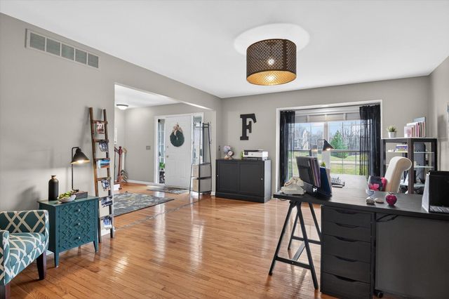 7233 N Lake Orchard Drive, Dexter Twp, MI 48118