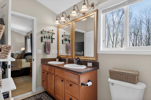 7233 N Lake Orchard Drive, Dexter Twp, MI 48118