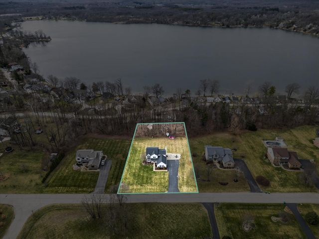 7233 N Lake Orchard Drive, Dexter Twp, MI 48118