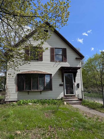 16 Norton Street, Derry, NH 03038