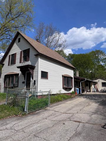 16 Norton Street, Derry, NH 03038