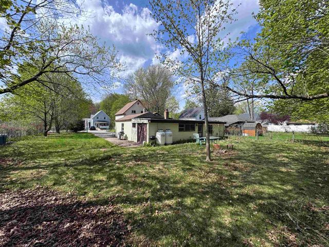16 Norton Street, Derry, NH 03038