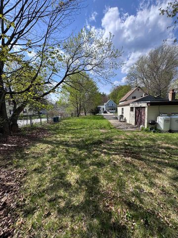 16 Norton Street, Derry, NH 03038