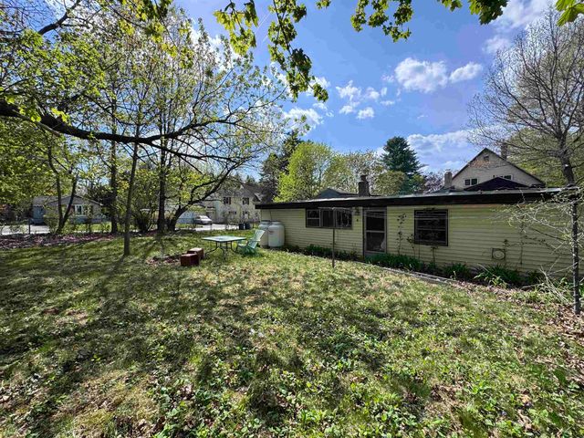 16 Norton Street, Derry, NH 03038