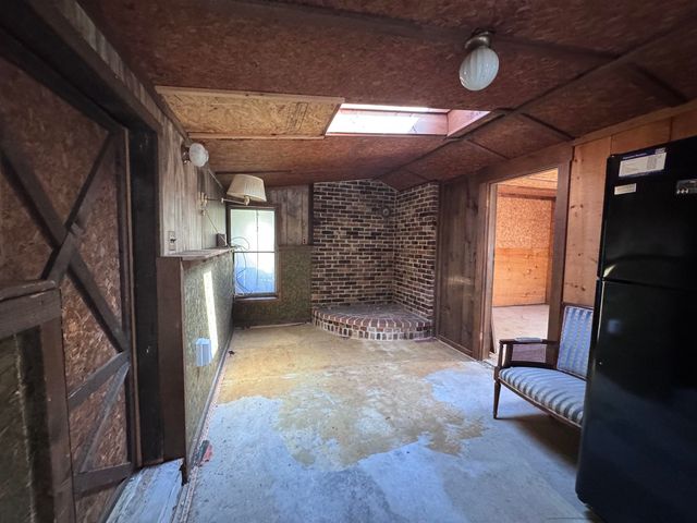 16 Norton Street, Derry, NH 03038