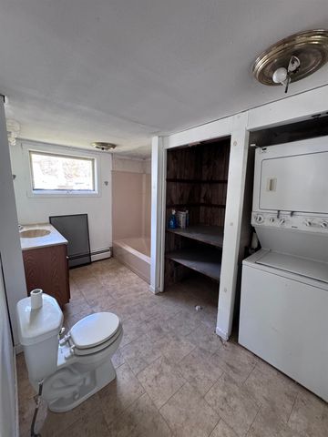 16 Norton Street, Derry, NH 03038