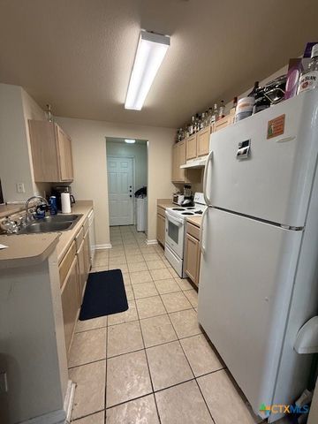 911 Sage Wood Trail, San Marcos, TX 78666
