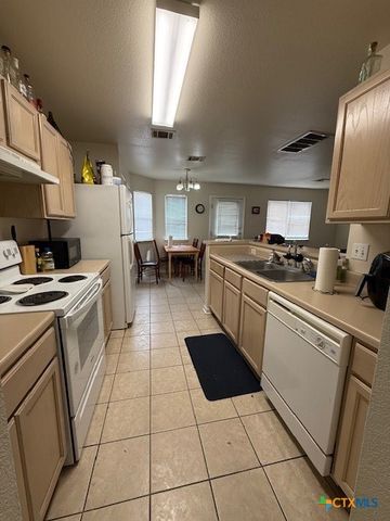 911 Sage Wood Trail, San Marcos, TX 78666