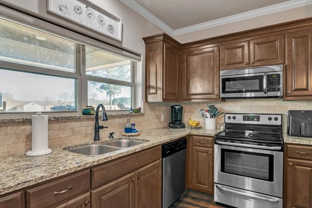 538 Karabeth Ln, Hallsville, TX 75650