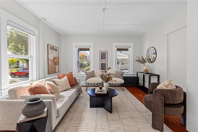 15 Bradford Avenue, Newport, RI 02840