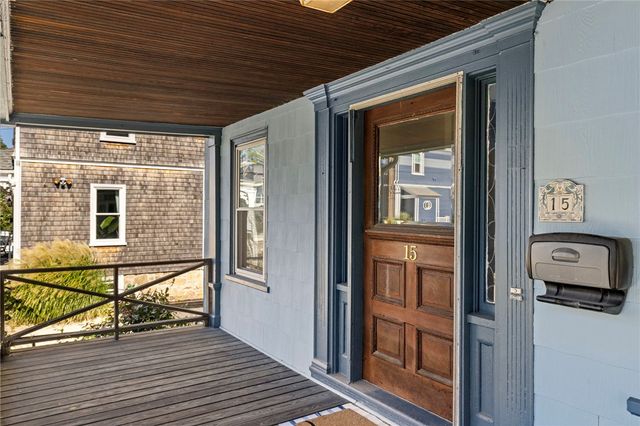 15 Bradford Avenue, Newport, RI 02840