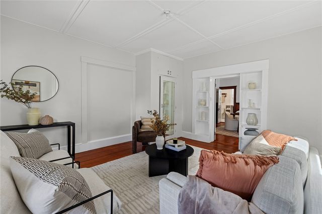 15 Bradford Avenue, Newport, RI 02840