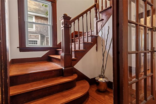 15 Bradford Avenue, Newport, RI 02840