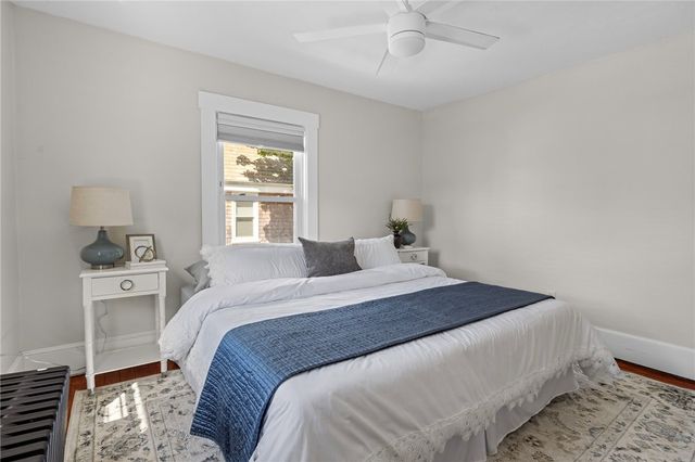 15 Bradford Avenue, Newport, RI 02840