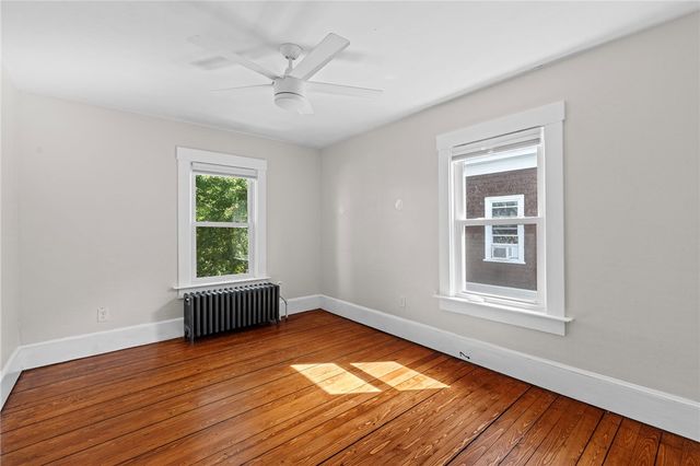 15 Bradford Avenue, Newport, RI 02840