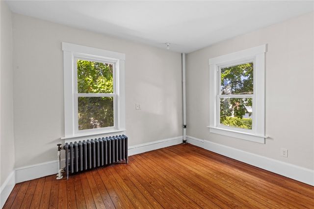 15 Bradford Avenue, Newport, RI 02840
