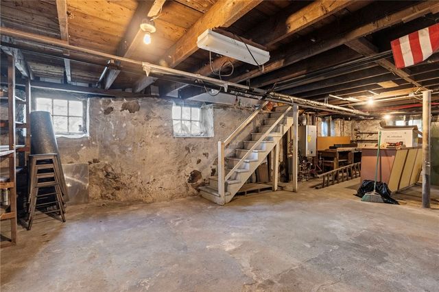 15 Bradford Avenue, Newport, RI 02840