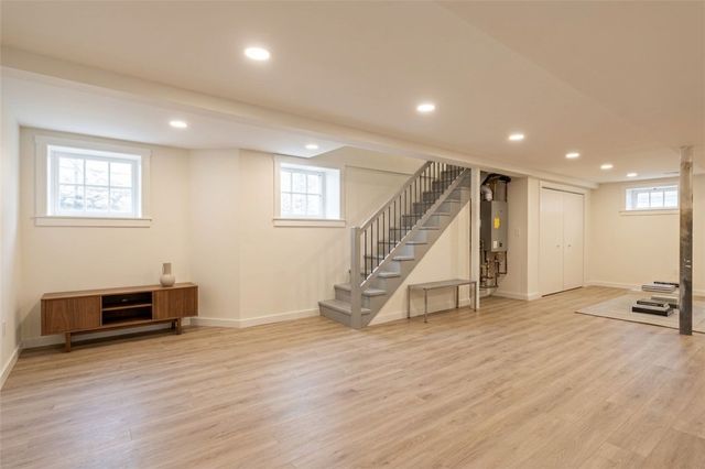 15 Bradford Avenue, Newport, RI 02840