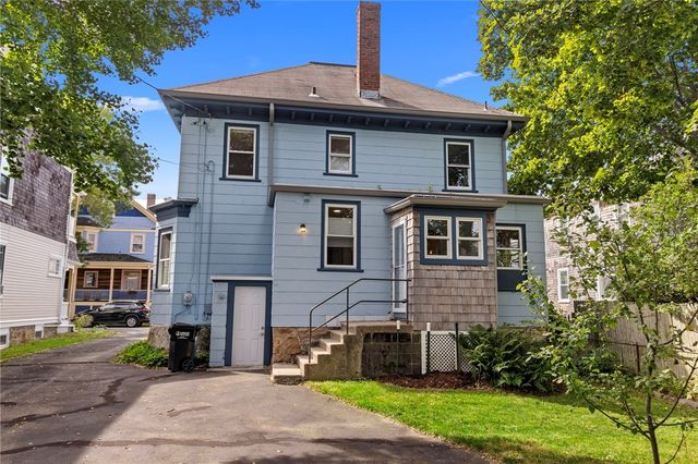 15 Bradford Avenue, Newport, RI 02840