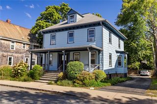 15 Bradford Avenue, Newport, RI 02840