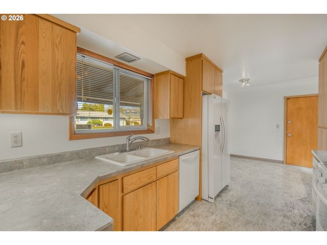 6788 Se MOLT St, Milwaukie, OR 97267