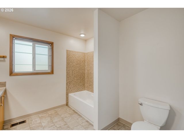 6788 Se MOLT St, Milwaukie, OR 97267