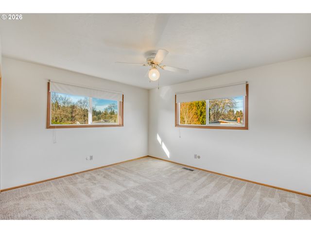 6788 Se MOLT St, Milwaukie, OR 97267