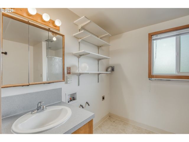 6788 Se MOLT St, Milwaukie, OR 97267