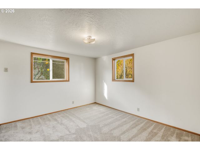 6788 Se MOLT St, Milwaukie, OR 97267