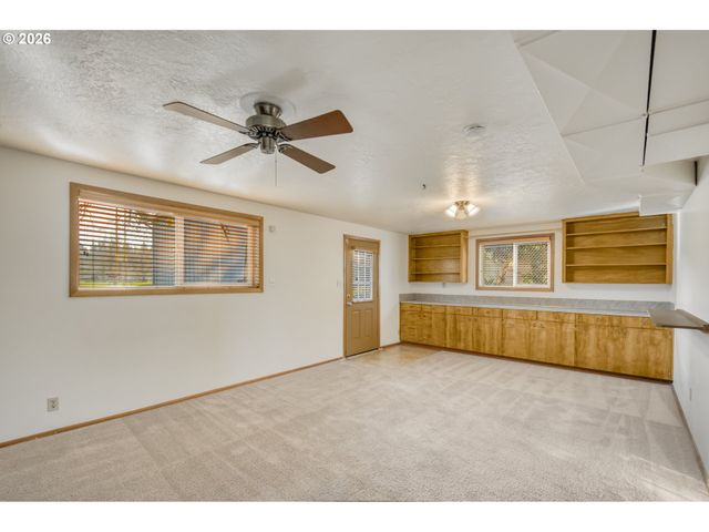 6788 Se MOLT St, Milwaukie, OR 97267