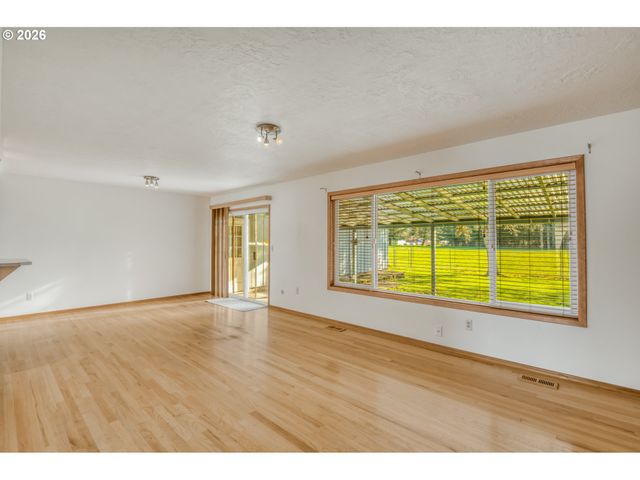 6788 Se MOLT St, Milwaukie, OR 97267