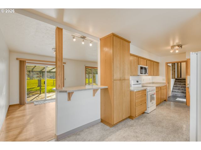 6788 Se MOLT St, Milwaukie, OR 97267