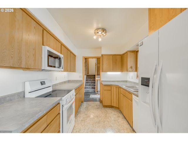 6788 Se MOLT St, Milwaukie, OR 97267