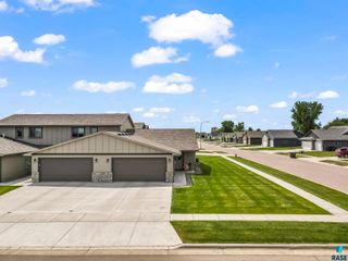 1101 Ryan Dr, Tea, SD 57064