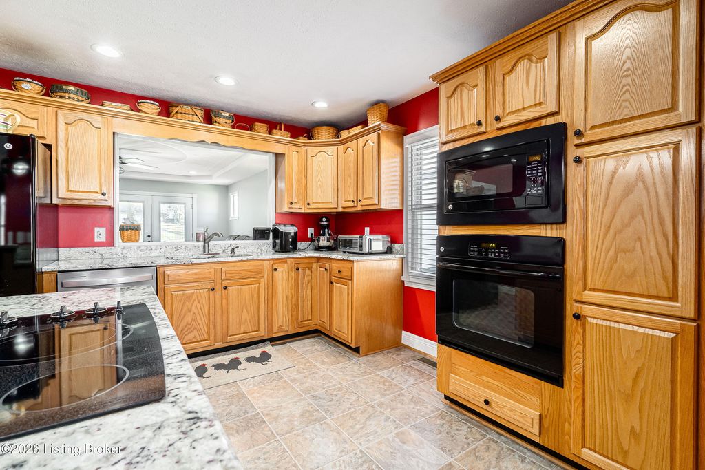 179 Kings Church Ct, Taylorsville, KY 40071