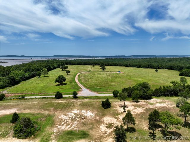 13 Kathy Lane, Eufaula, OK 74432