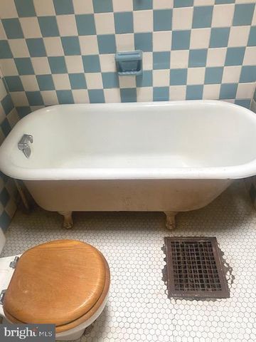 1733 L ST NE, Washington, DC 20002